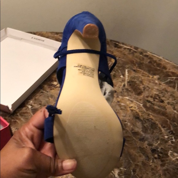 Shoes - Picture 3 of 4